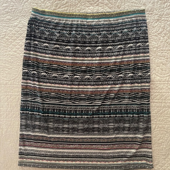 Maurice’s Skirt, mid length, Size L - Picture 3 of 5